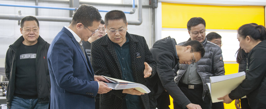 侯景濱走訪印刷、影像市場(chǎng)